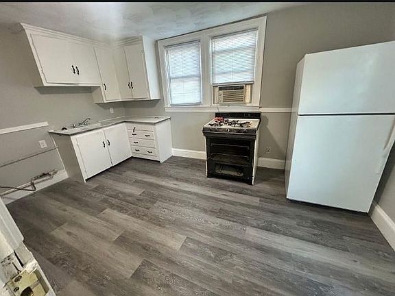 2nd image of 230 Washington St #3