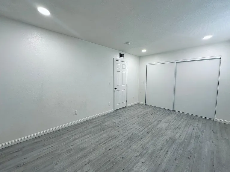 4225 Stewart Ave — Photo 18
