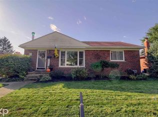 951 Huntington St, Mount Clemens, MI 48043