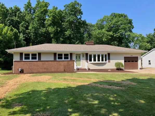 1202 Boyer Rd, Erie, PA 16511