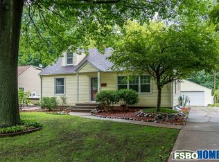906 54th St, Moline, IL 61265