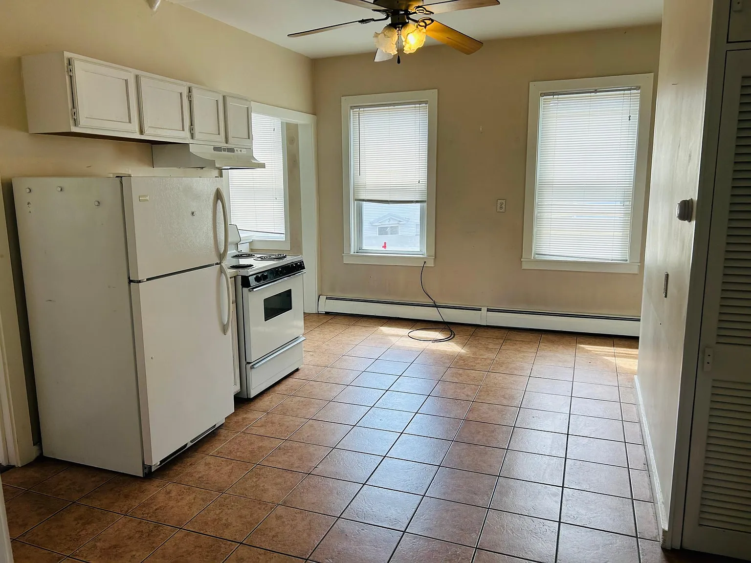2 bed, 950 sqft, $1,600 — Photo 4