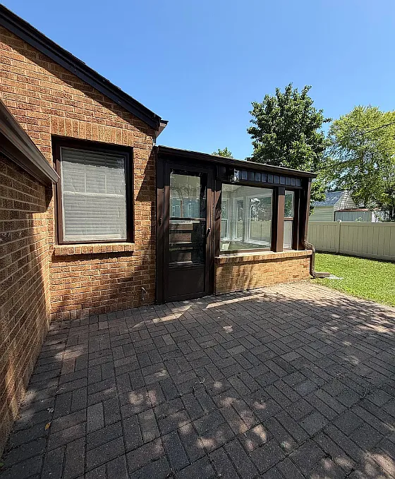4 bed, 1988 sqft, $2,600 — Photo 3