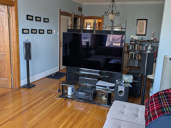 3rd image of 4723 N Maplewood Ave #2