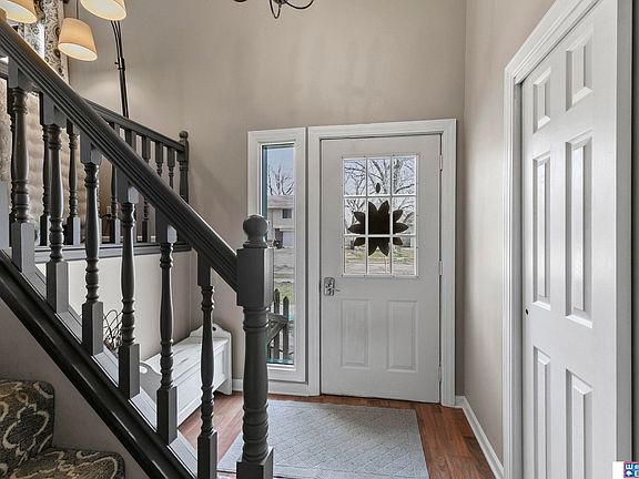 3rd image of 809 Leon St