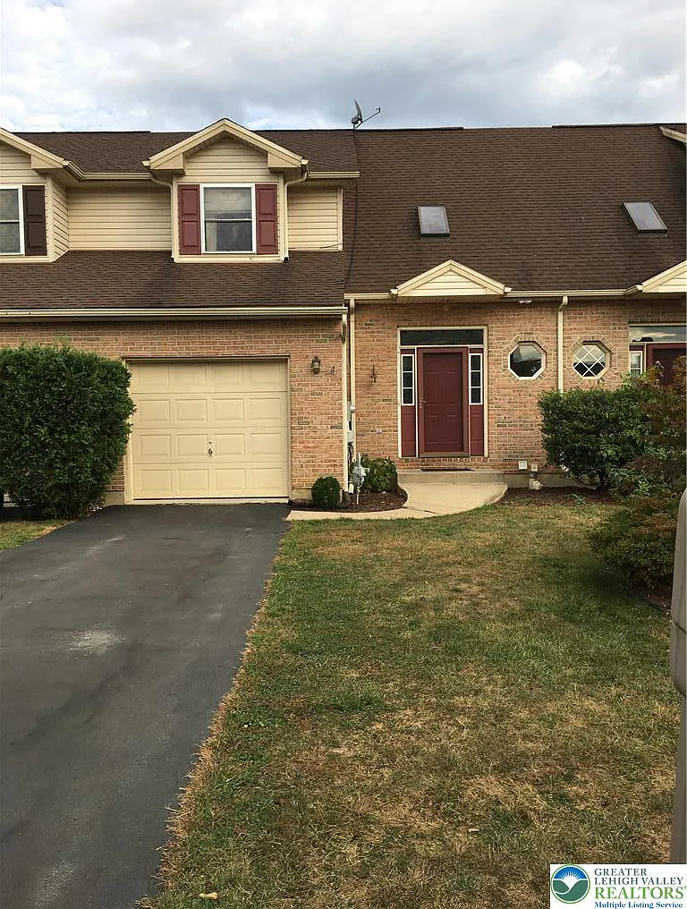 3 bed, 2.5 bath, 1512 sqft, $2,300 — Photo 2