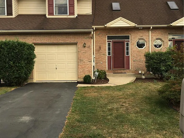 2635 Middle Way — Photo 2