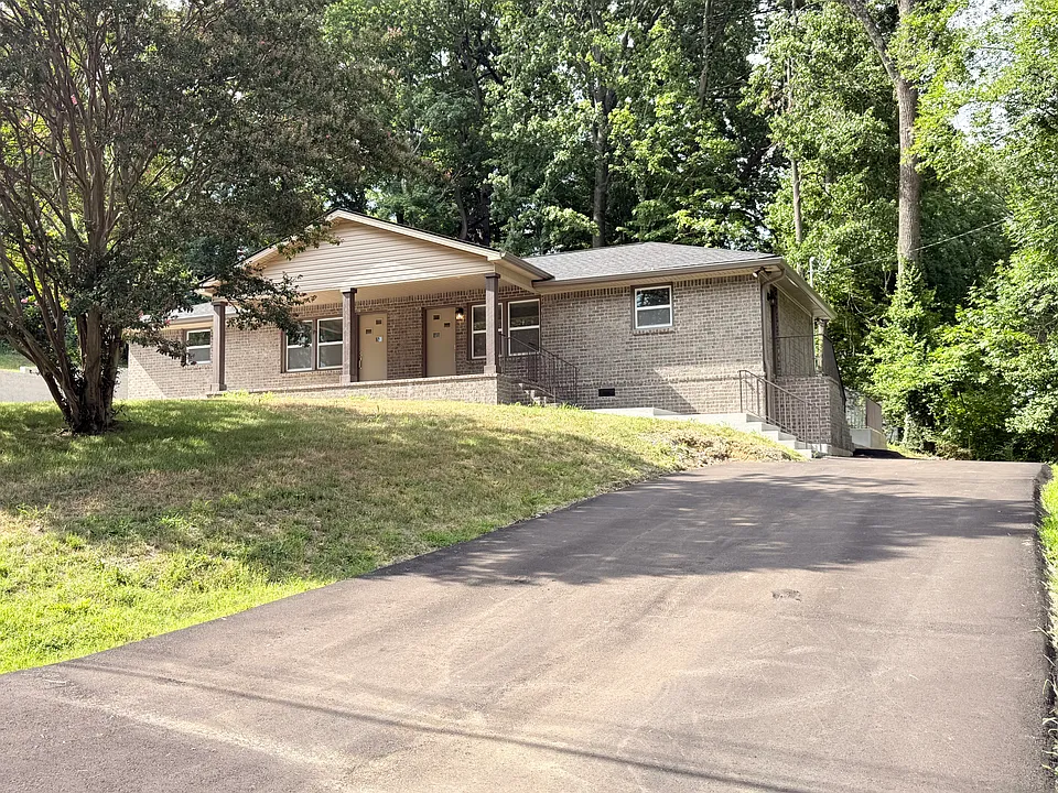 2416 Woodberry Dr #B