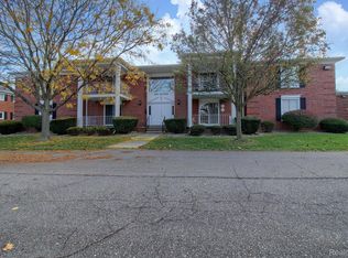 1861 Baldwin Dr APT 8, Trenton, MI