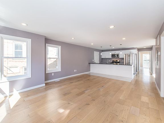 3rd image of 17 Jersey St Floor 1