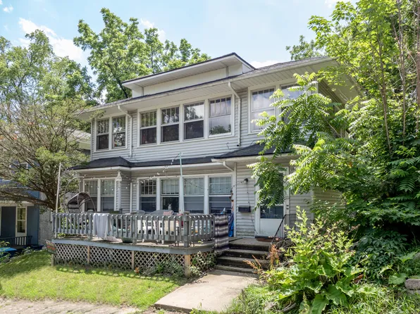 909 Walwood Pl, Kalamazoo, MI 49007