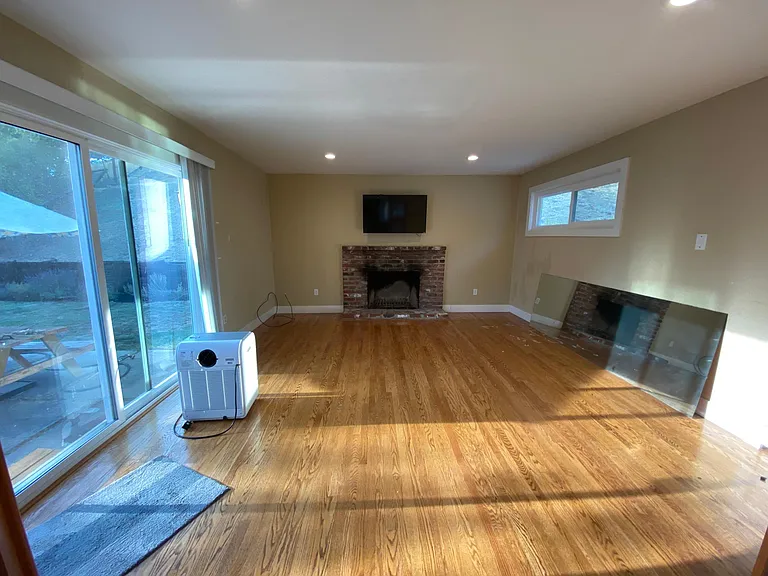 Office/Optional bedroom