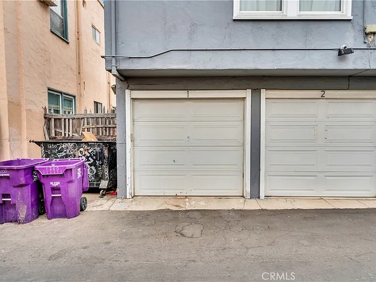 1250 E 1st St #7 — Photo 31