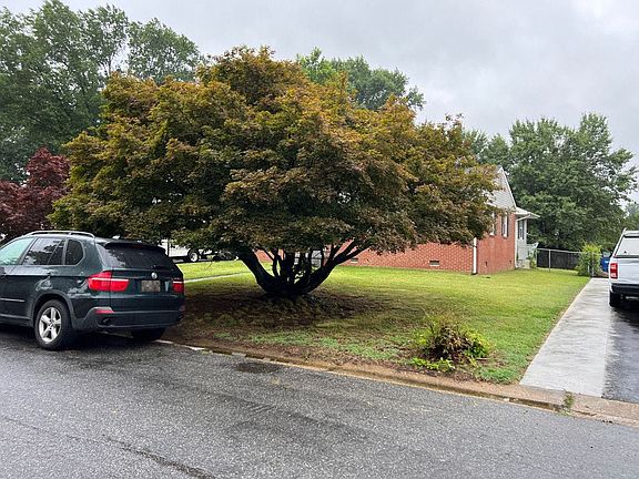 3rd image of 2948 Gaffney Rd