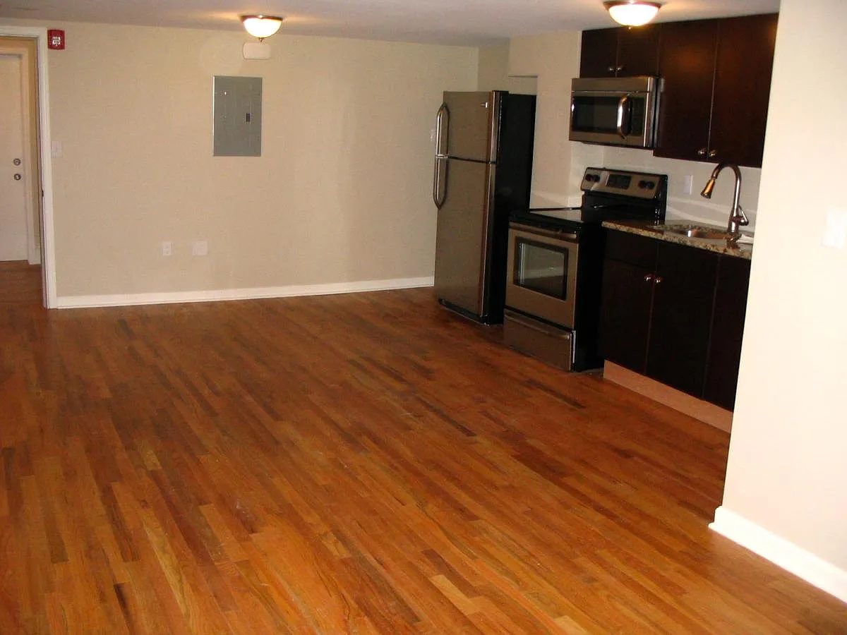 Building Photo - 1024 Wharton St #4