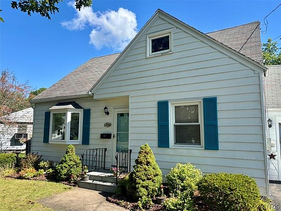 3rd image of 303 Kingsdown Dr