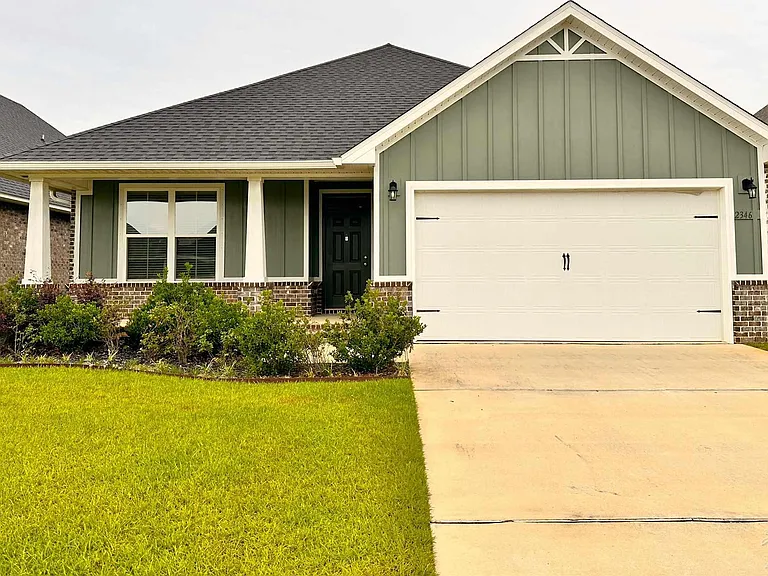 2346 Habersham Ln — Photo 1