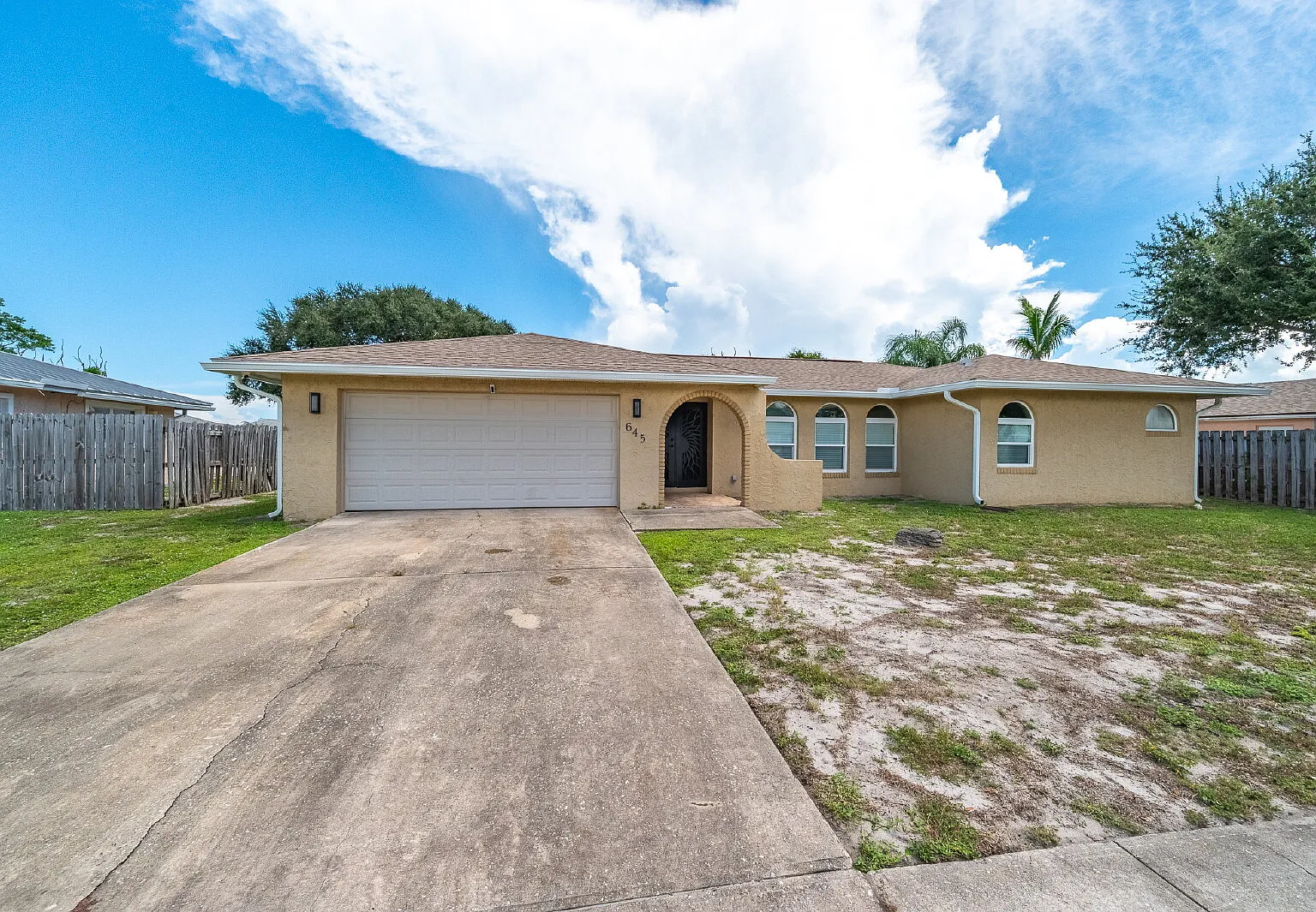 4 bed, 2.0 bath, 1983 sqft, $3,800 — Photo 2