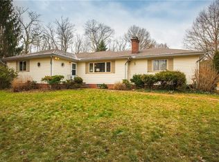 5704 Som Center Rd, Solon, OH 44139