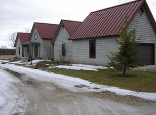 943 Lake View Rd, Washington Island, WI 54246