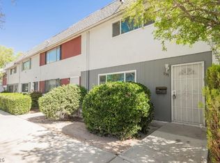 135 Greenbriar Townhouse Way, Las Vegas, NV 89121