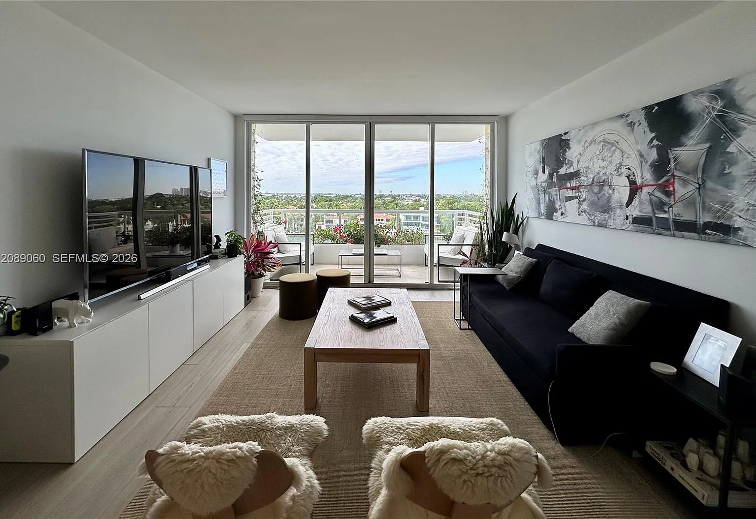 5600 Condo — Photo 1