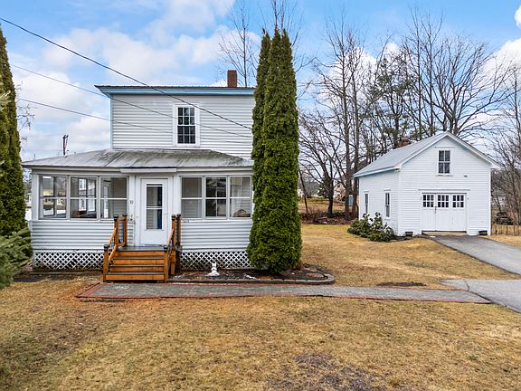 3rd image of 10 Grandview Avenue