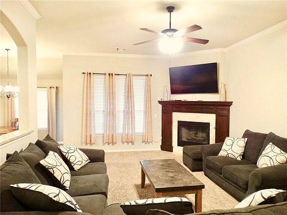 5th image of 9924 NW 141st St