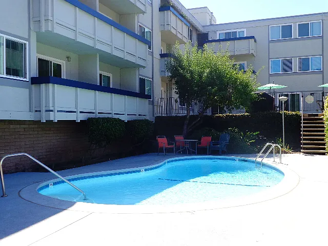 Pool - Onstad Manor