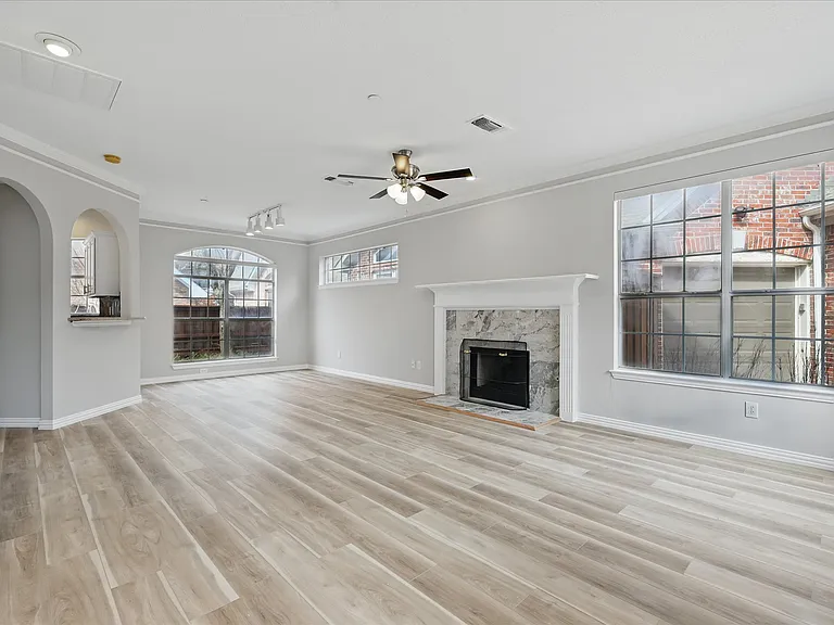 14625 Windsor Ct — Photo 23