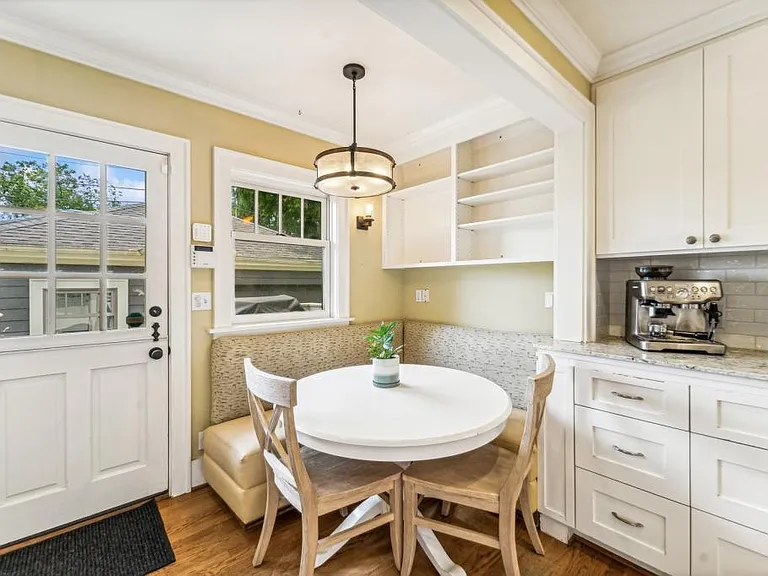 Breakfast Nook