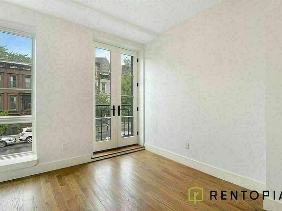 2nd image of 868 Lafayette Ave #3S