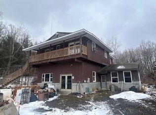 192 Giovanni Macri Dr, Sloansville, NY 12160