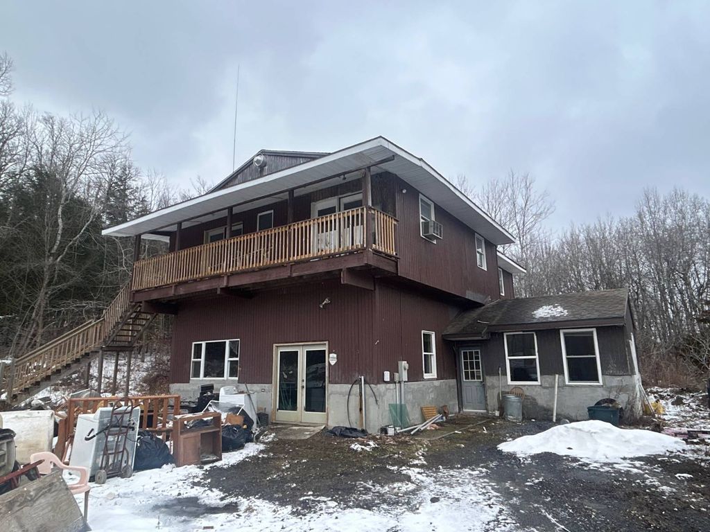 192 Giovanni Macri Dr, Sloansville, NY