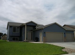 7425 W 65th St, Sioux Falls, SD 57106