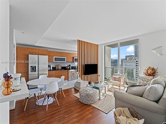 4th image of 244 Biscayne Blvd APT 3105