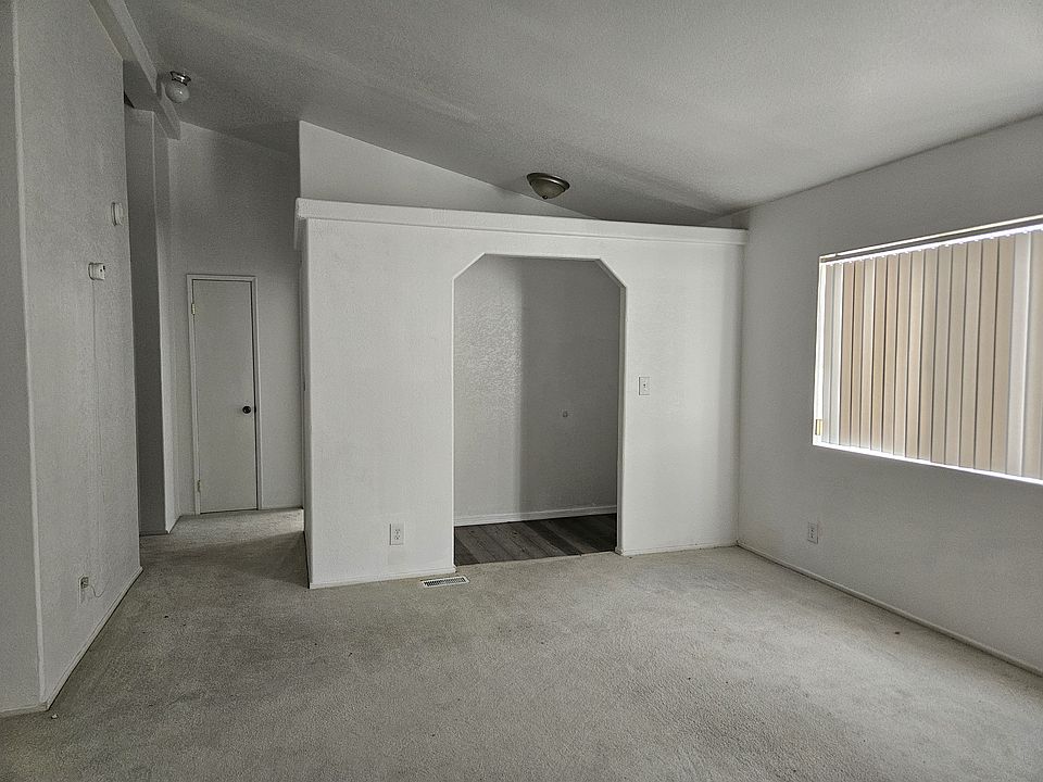 2nd image of 2518 E Morgan Rd