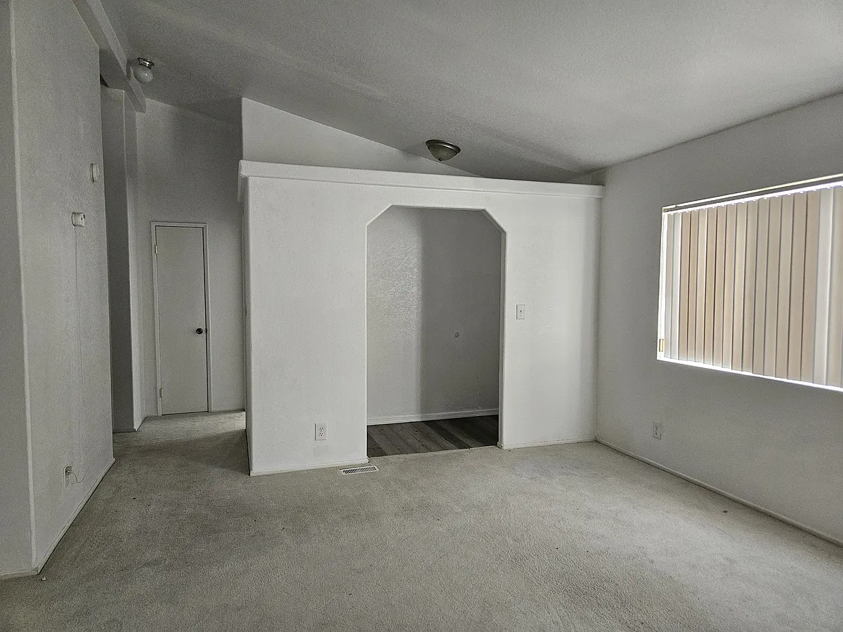 Building Photo - 2518 E Morgan Rd