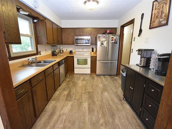 3rd image of 600 Rockledge Dr