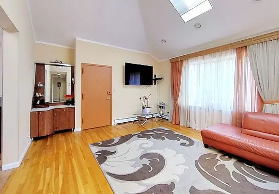 5th image of 2636 E 23rd St #C