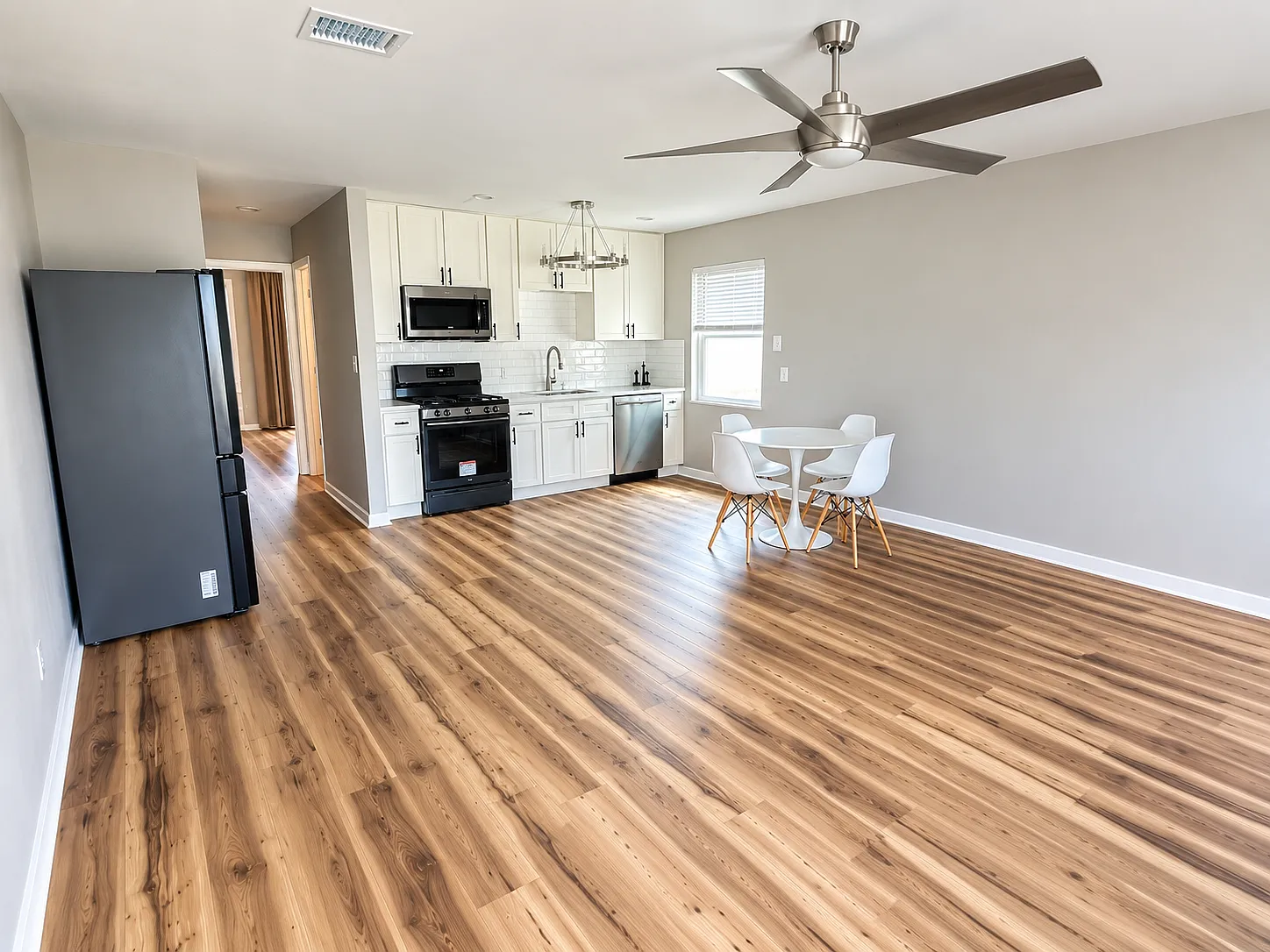 1 bed, 1028 sqft, $1,450 — Photo 2