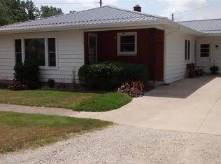 102 W Poplar St, South Whitley, IN 46787