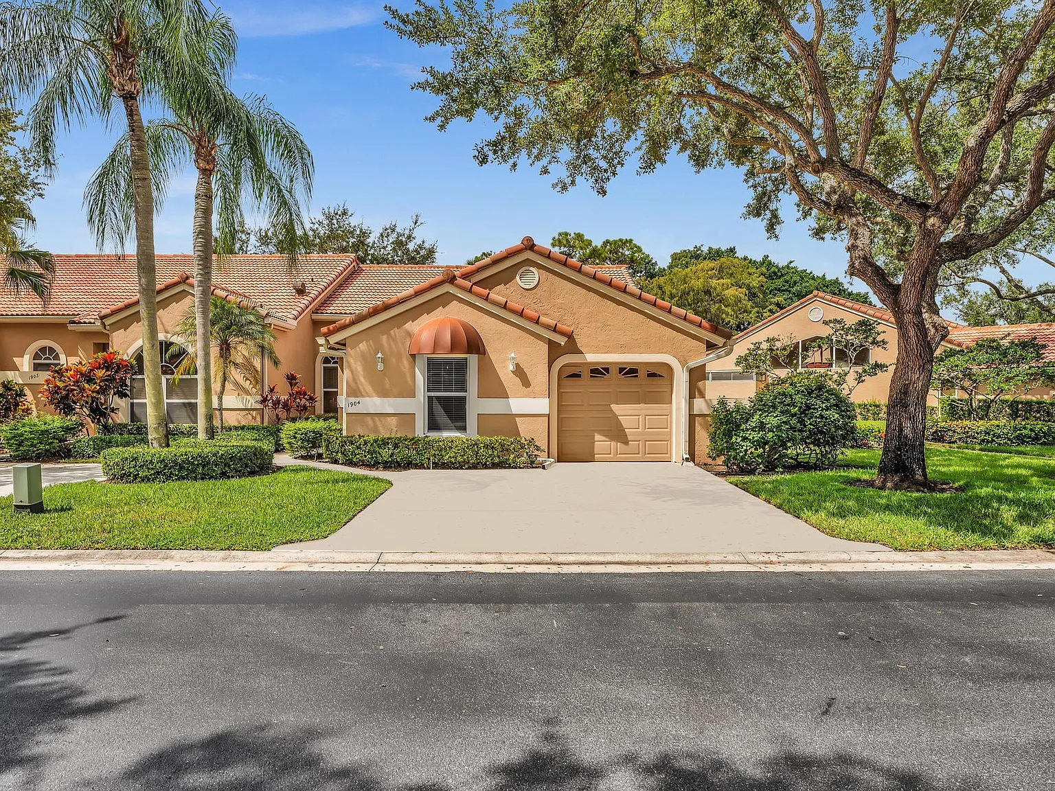 3 bed, 2.0 bath, 1615 sqft, $3,900 — Photo 1