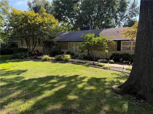 9828 Sagamore Rd, Leawood, KS 66206