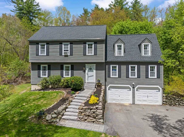 23 Hitching Post Lane, Bedford, NH 03110