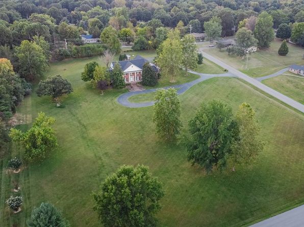 110 Shamrock Dr, Madisonville, KY 42431