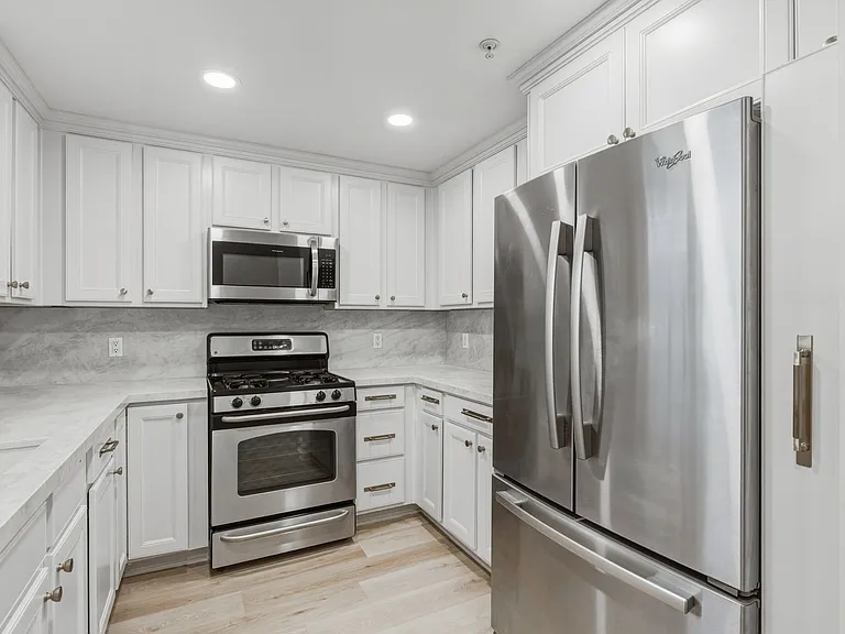 1444 S Point View St #204 — Photo 5