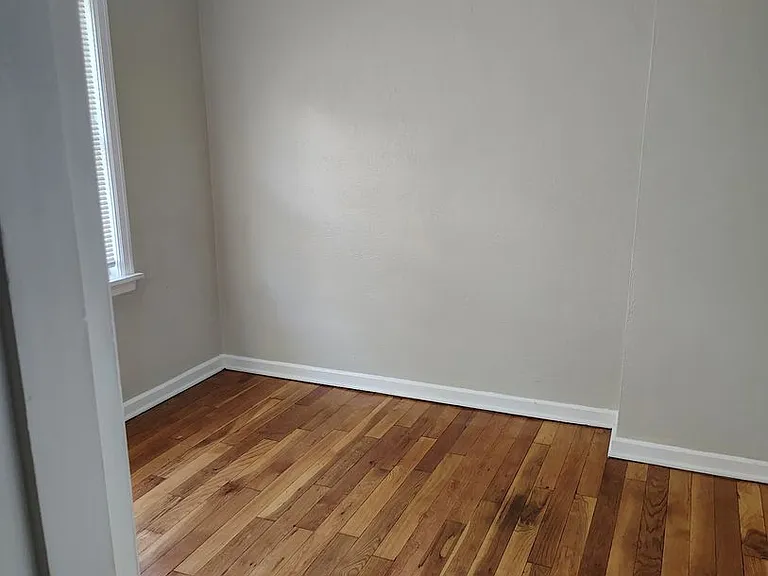 1324 Huffman Ave — Photo 12
