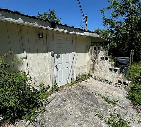 3rd image of 2230 Burns St