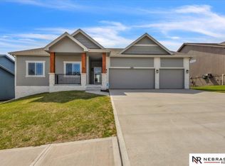 16615 Read St, Bennington, NE 68007